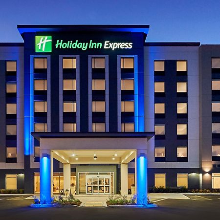 Holiday Inn Express - Sarnia - Point Edward By Ihg Bagian luar foto