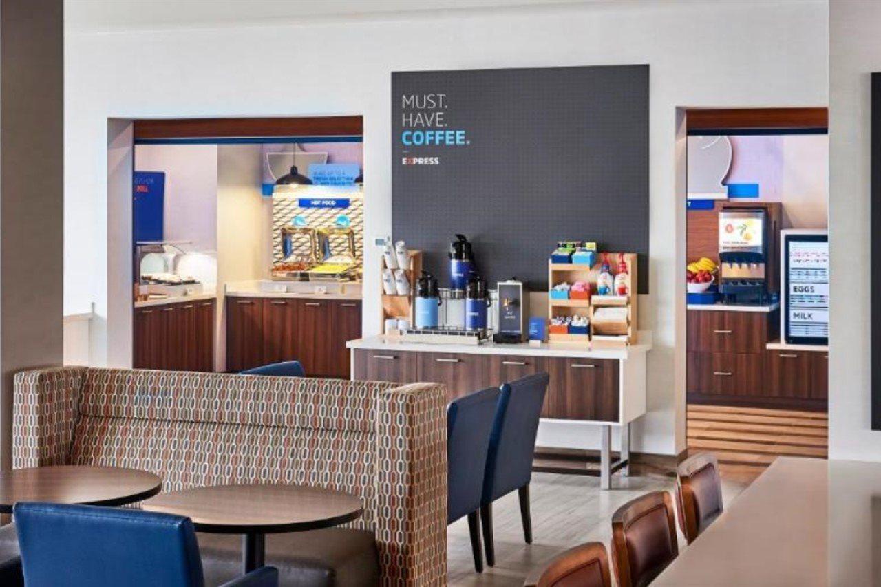 Holiday Inn Express - Sarnia - Point Edward By Ihg Bagian luar foto