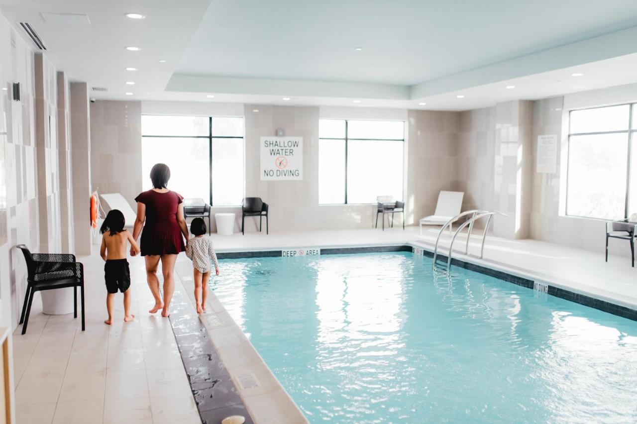 Holiday Inn Express - Sarnia - Point Edward By Ihg Bagian luar foto
